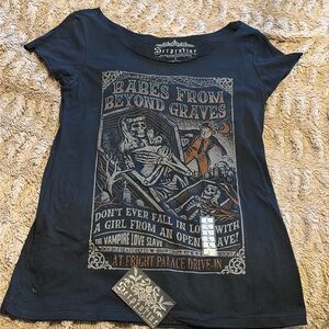 Serpentine Clothing Size L ladies tee